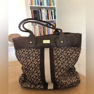 Tommy Hilfiger|Brown faux leather tote, monogram print style•••White stripe